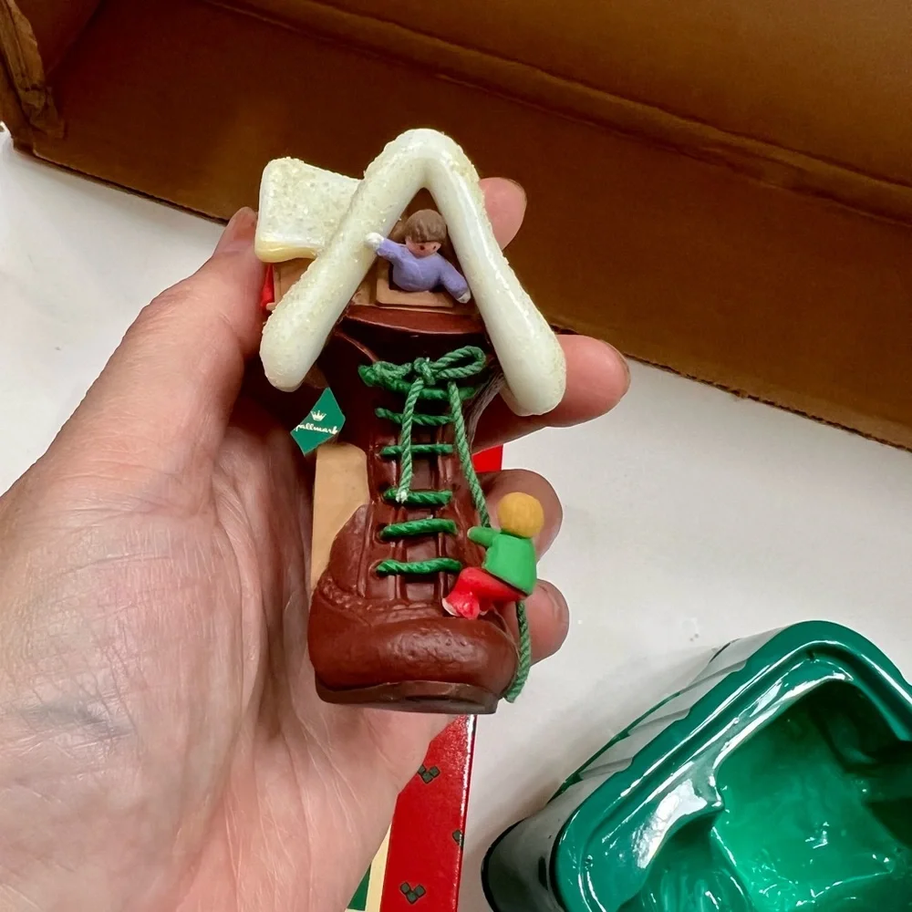 Vintage Hallmark Keepsake 1985 Children in Shoe‎ Fairy Tale Ornament